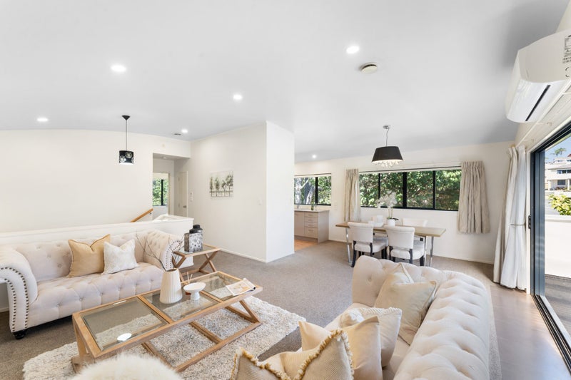 56A Lagoon Way, West Harbour, Auckland - Carousel 2