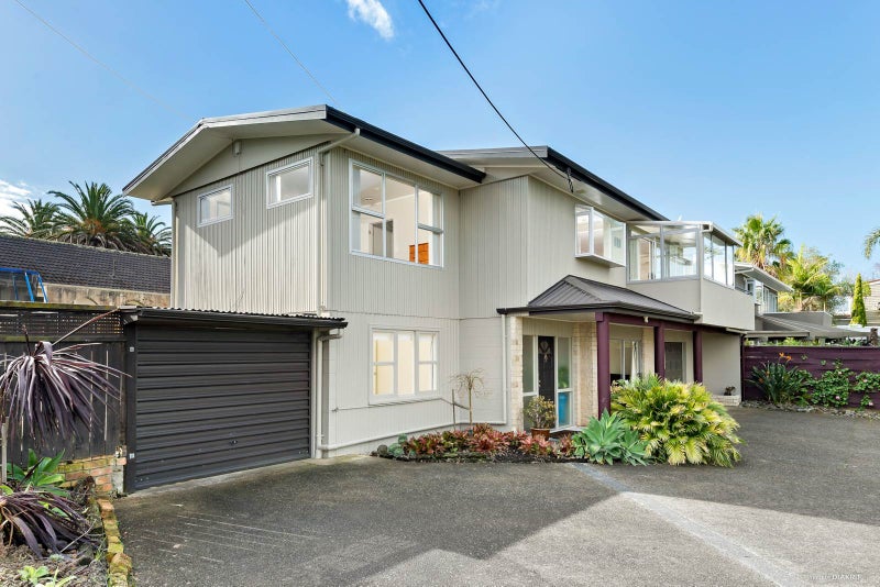 2/21 Carlisle Road, Torbay, Auckland - Carousel 1