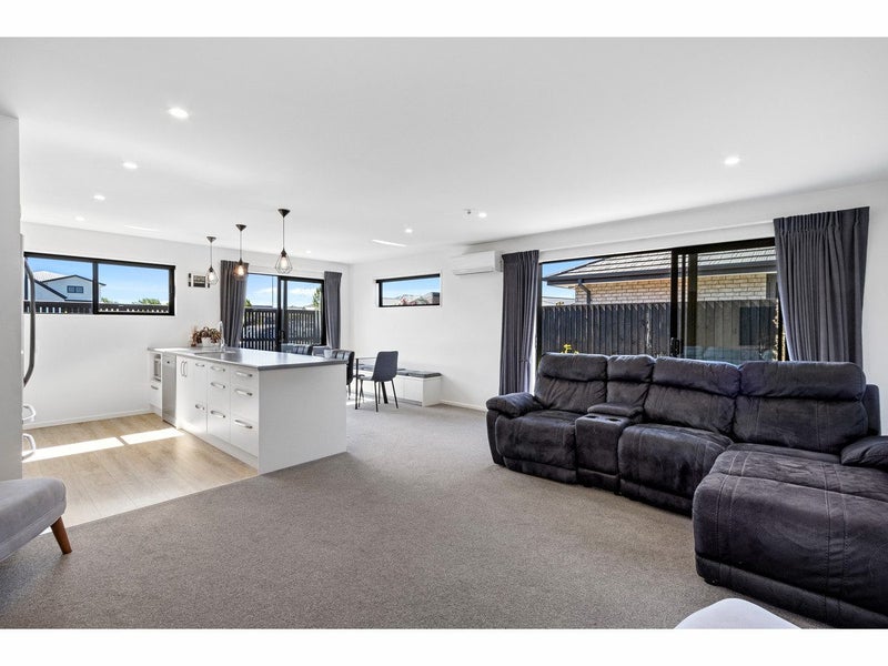 22 Luxembourg Crescent, Halswell, Christchurch - Carousel 2