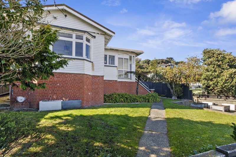 112 Darlington Road, Miramar, Wellington - Carousel 2