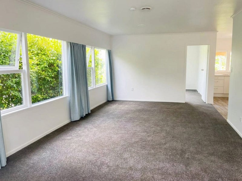 80 Arran Road, Browns Bay, Auckland - Carousel 2