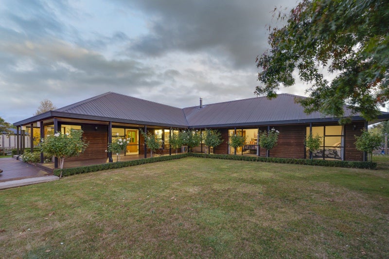 50 State Highway 63, Renwick - Carousel 2