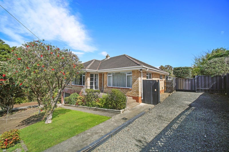 5 Dell Way, Bucklands Beach, Auckland - Carousel 1