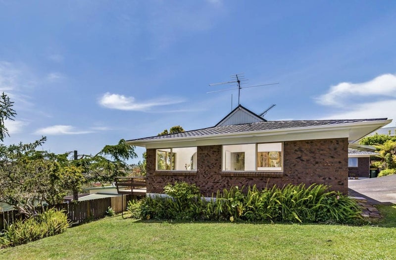 2/12 Hollyhock Place, Browns Bay, Auckland - Carousel 5