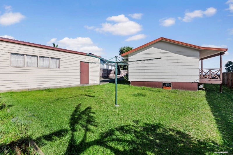 65 Charntay Avenue, Clover Park, Auckland - Carousel 1