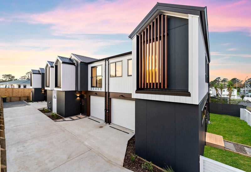 3B Patrice Place, Massey, Auckland - Carousel 1
