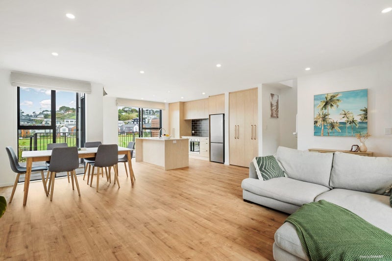 99 Bonair Crescent, Silverdale, Silverdale - Carousel 2