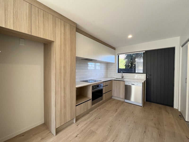 4/157 Beach Haven Road, Beach Haven, Auckland - Carousel 2
