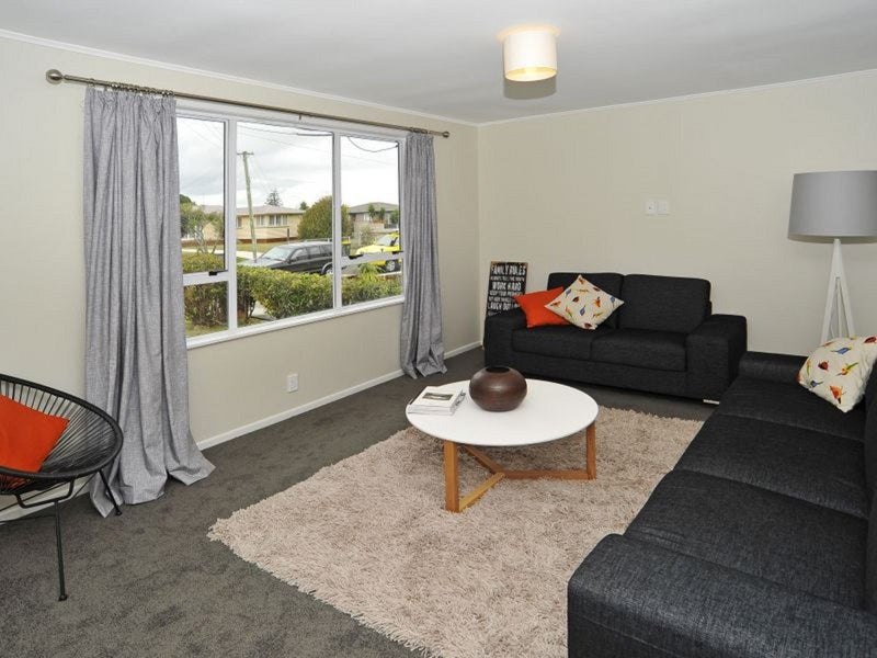 27 Beaumonts Way, Manurewa, Auckland - Carousel 2