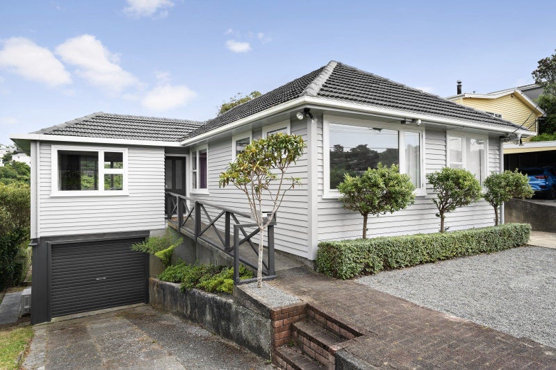 18 Spenmoor Street, Newlands, Wellington - Carousel 1