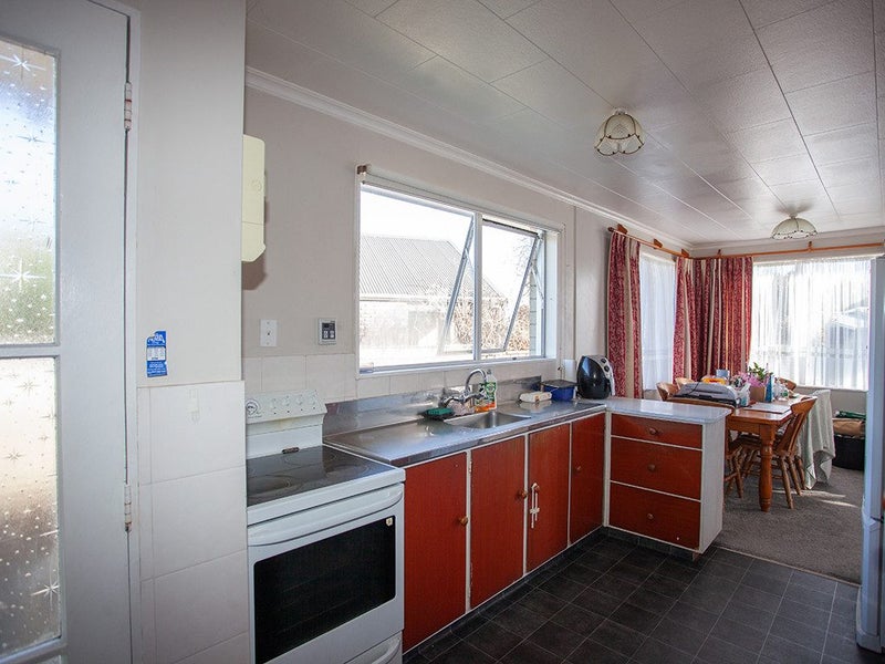 2 Sole Avenue, Bell Block, New Plymouth - Carousel 2