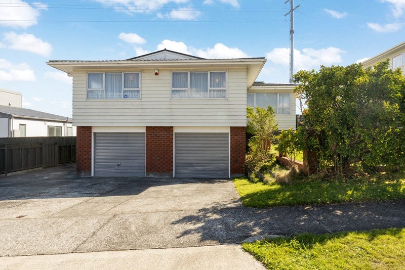 28 Edgecombe Street, Newlands, Wellington - Carousel 1