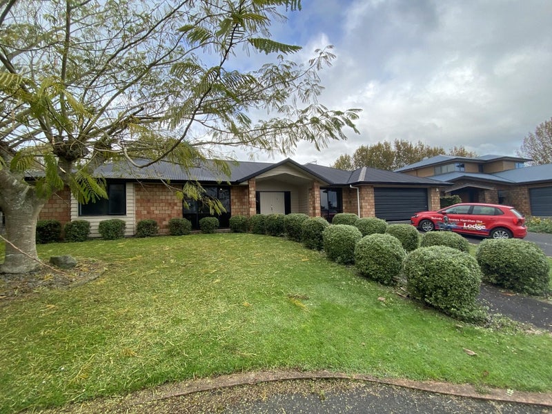 16 San Clemento Way, Rototuna, Hamilton - Carousel 1