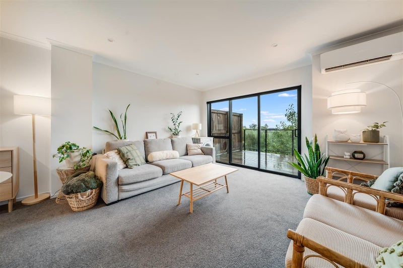10/14 Ruakiwi Road, Hamilton Lake, Hamilton - Carousel 2