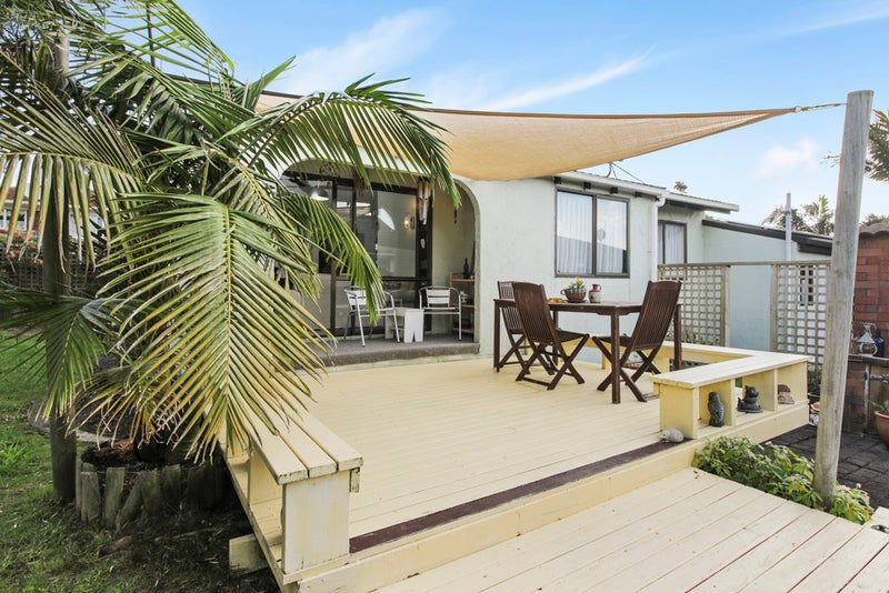 12B Benygloe Place, Highland Park, Auckland - Carousel 26