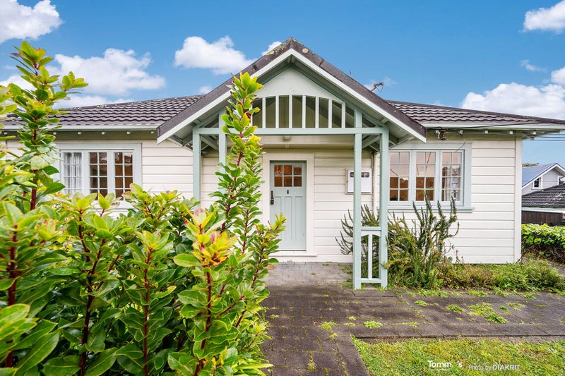 14 Delhi Crescent, Khandallah, Wellington - Carousel 2