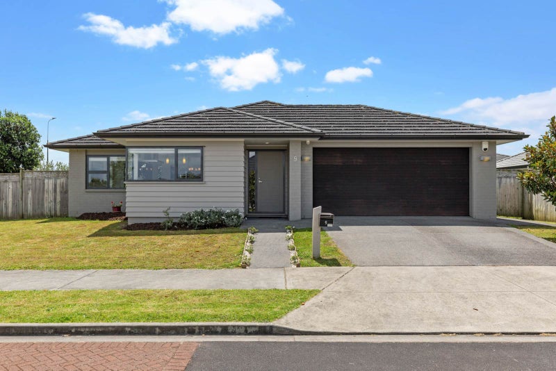 9 Wick Place, Wattle Downs, Auckland - Carousel 1