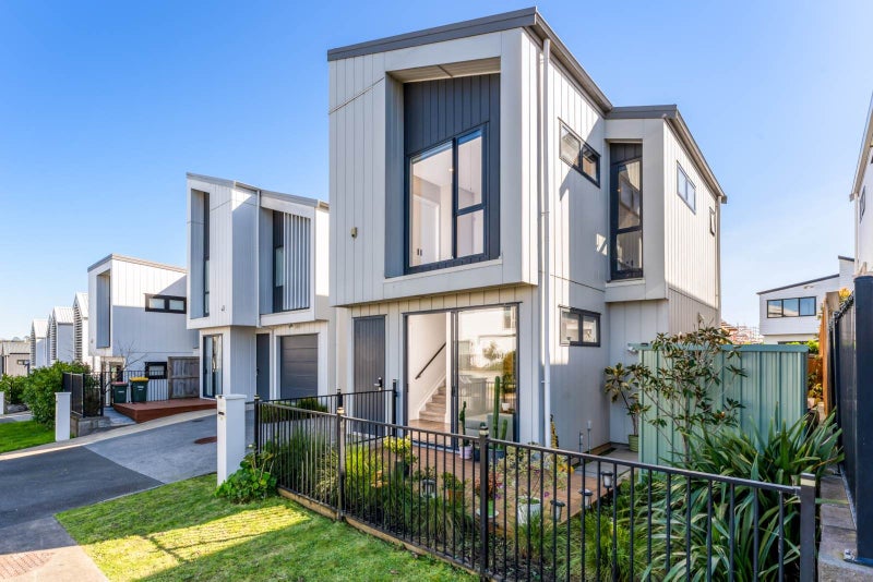 16 Whakanoho Road, Westgate, Auckland - Carousel 2