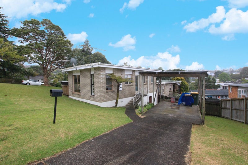 1/11 Ayton Drive, Totara Vale, Auckland - Carousel 2