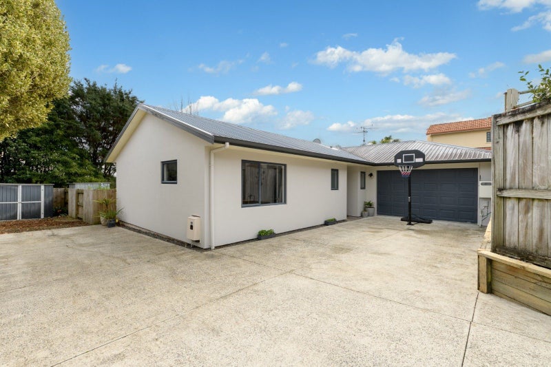 25 Arrowfield Drive, Pyes Pa, Tauranga - Carousel 15