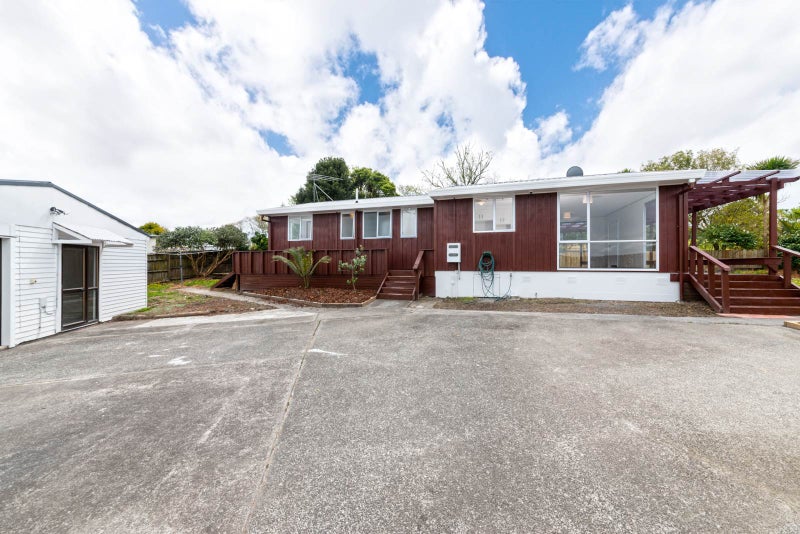 6 Madigan Place, Glendene, Auckland - Carousel 1