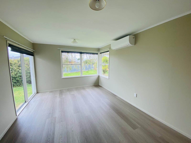 10 Tiari Place, Mangere East, Auckland - Carousel 2