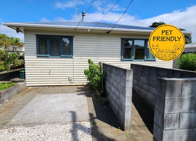17 York Crescent, Westown, New Plymouth - Carousel 2