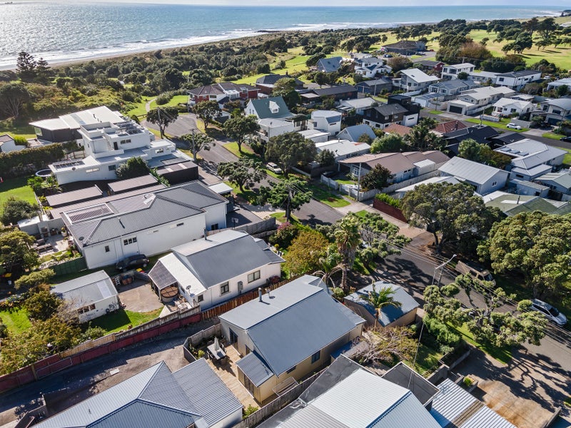 12 Richmond Street, Fitzroy, New Plymouth - Carousel 2