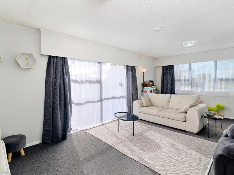 12 Cherrywood Place, Western Heights, Rotorua - Carousel 2