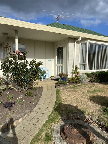 1/17 John Street, Trentham, Upper Hutt - Carousel 1