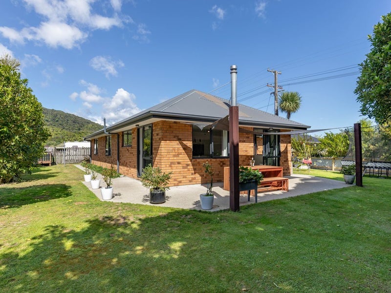 89A Hall Street, Cobden, Greymouth - Carousel 2