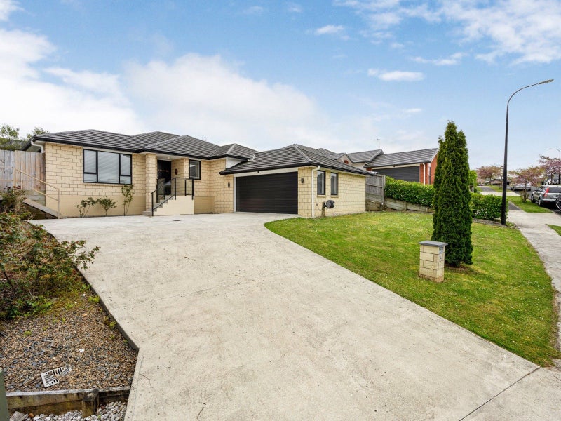 5 Blackwood Crescent, Glenview, Hamilton - Carousel 2