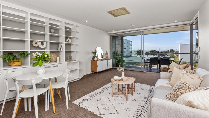 308C/14 West Quay, Ahuriri, Napier - Carousel 1