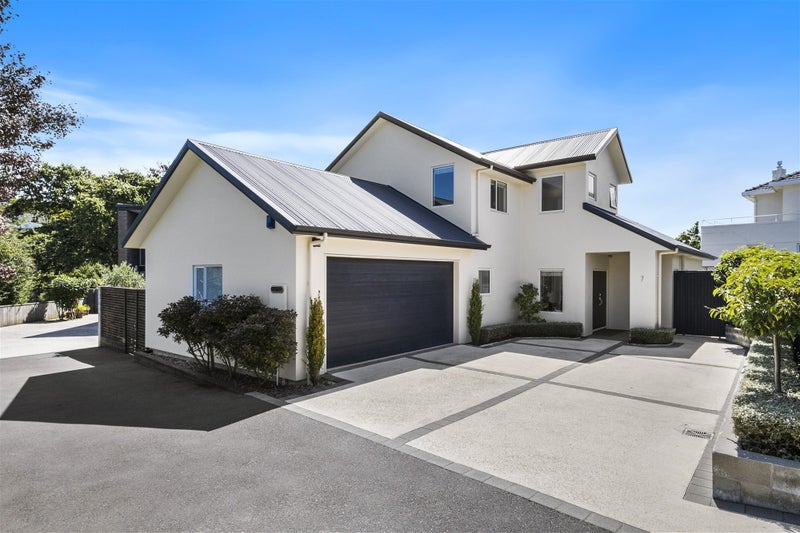 7 Wallace Street, Roslyn, Dunedin - Carousel 1