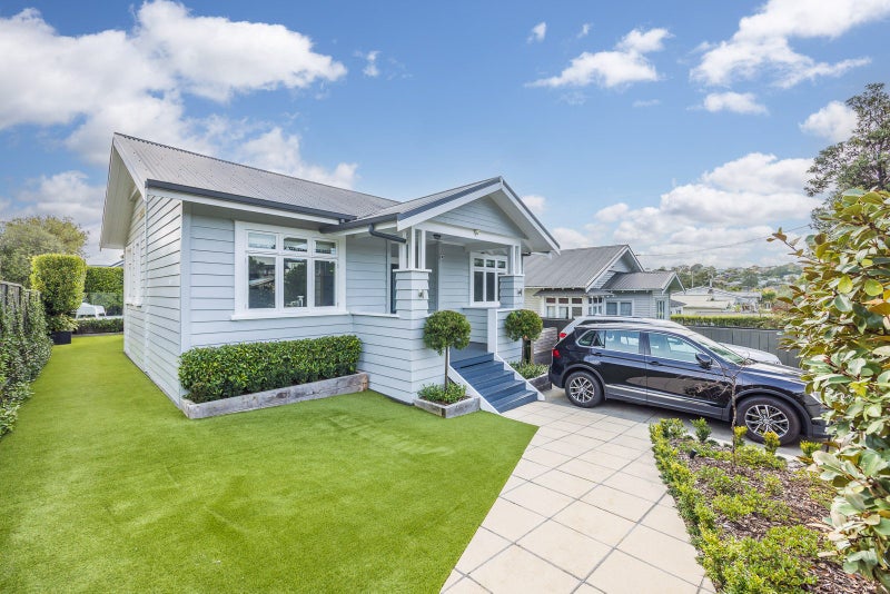 16 Warwick Street, Morningside, Auckland - Carousel 1