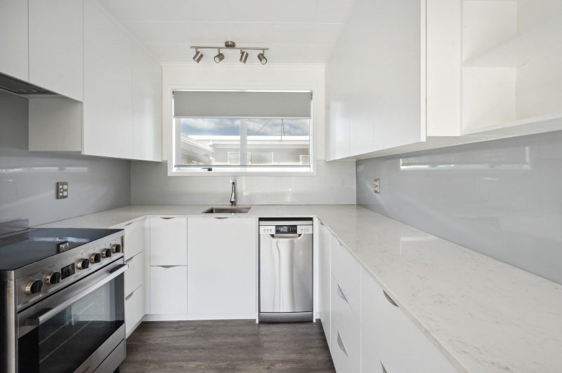 133 Westminster Avenue, Tamatea, Napier - Carousel 2