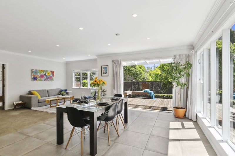 51 Cockayne Road, Khandallah, Wellington - Carousel 2