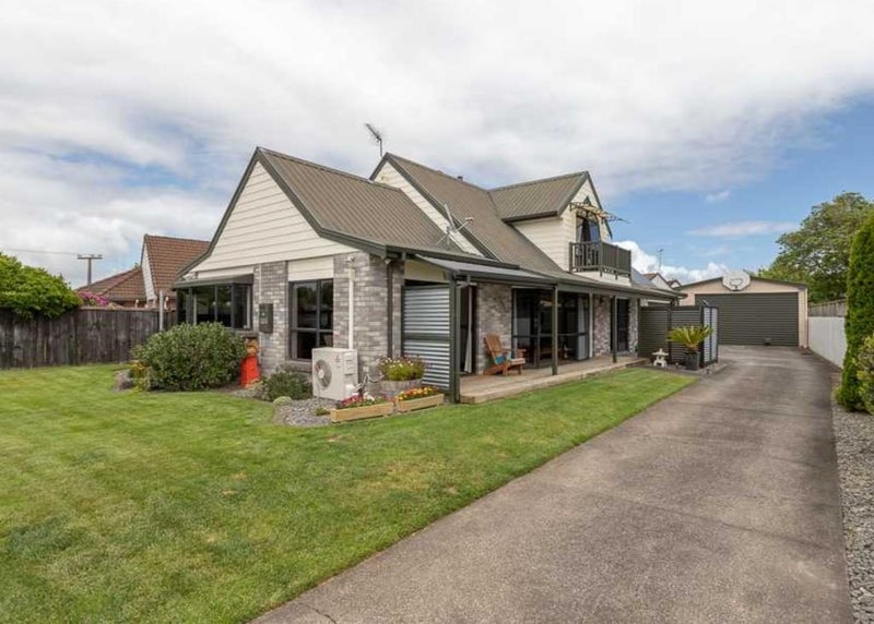 29 Endeavour Avenue, Flagstaff, Hamilton - Carousel 1