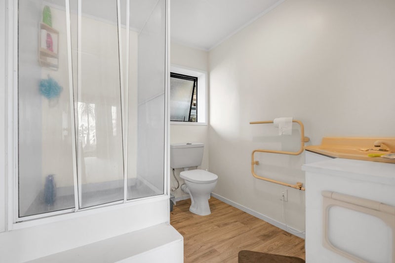 12 Sumich Place, West Harbour, Auckland - Carousel 30