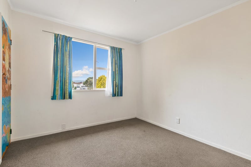 8 Waiwera Crescent, Maupuia, Wellington - Carousel 18