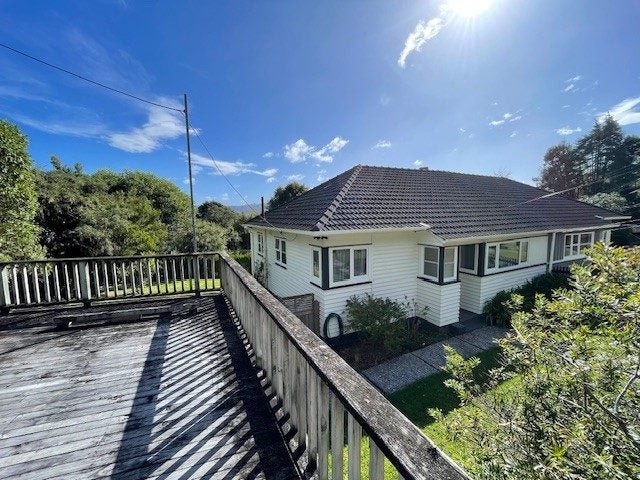 1/66 Norton Park Avenue, Fairfield, Lower Hutt - Carousel 1