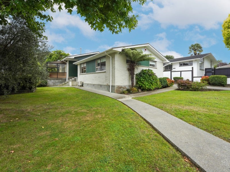 23 Montana Road, Totara Park, Upper Hutt - Carousel 1