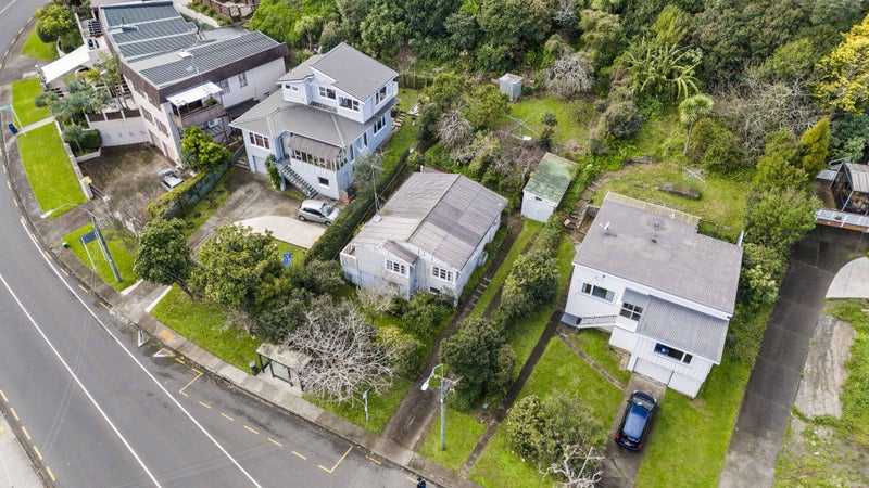 9 Sylvan Avenue, Northcote, Auckland - Carousel 1