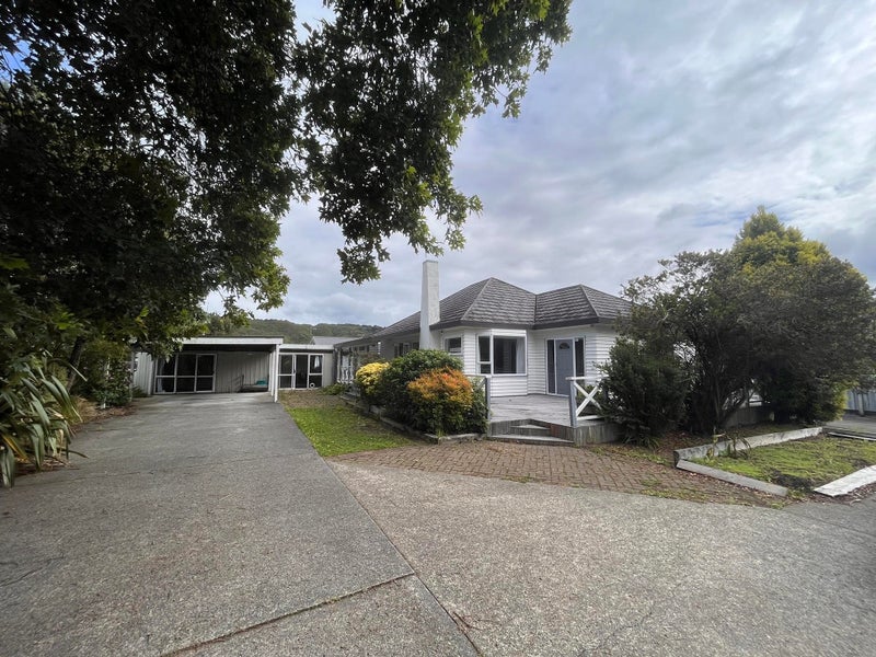 1118 Fergusson Drive, Clouston Park, Upper Hutt - Carousel 1