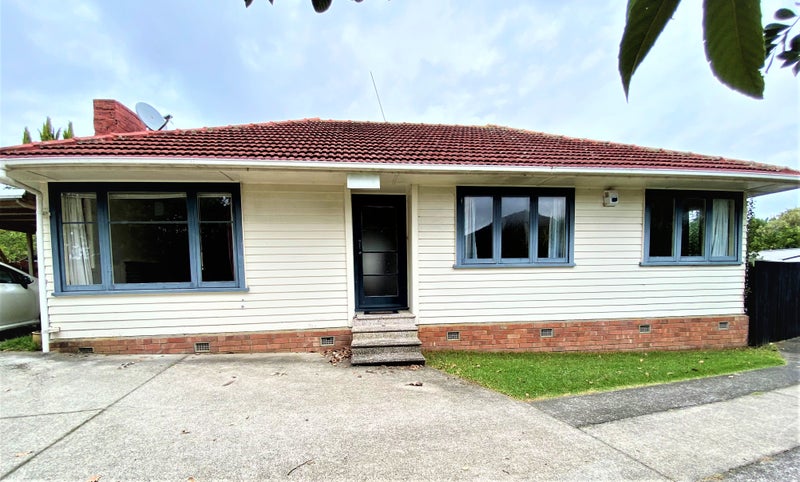 52 Kervil Avenue, Te Atatu Peninsula, Auckland - Carousel 1