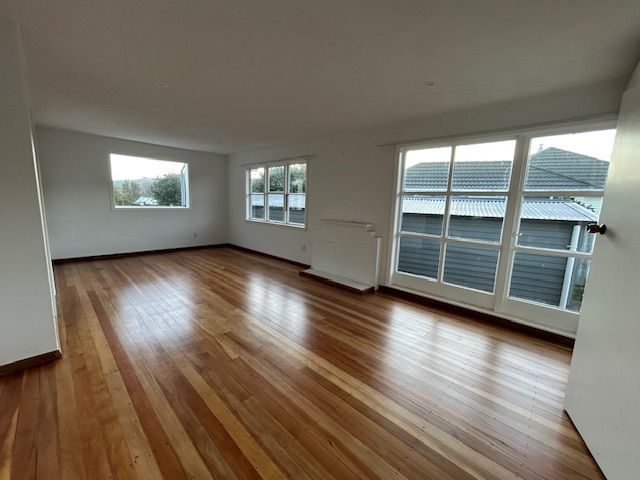 58 Fraser Crescent, Elderslea, Upper Hutt - Carousel 2