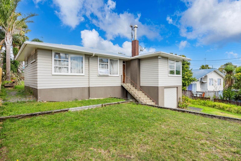 155 Beach Haven Road, Beach Haven, Auckland - Carousel 1