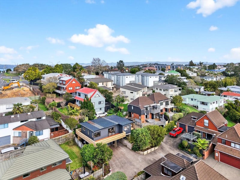 14/16 Mahara Avenue, Birkenhead, North Shore City - Carousel 21