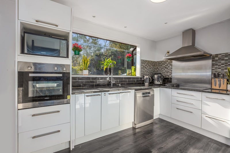 14 Staysail Place, Whitby, Porirua - Carousel 2