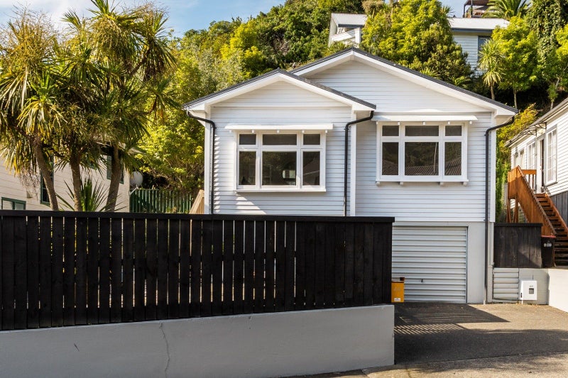 44 Faraday Street, Hospital Hill, Napier - Carousel 1
